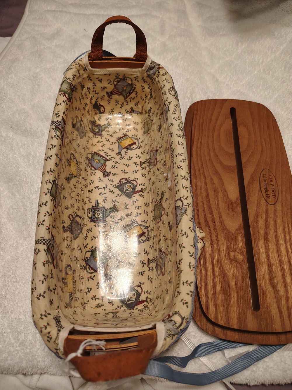 Longaberger 4 Piece Set. Cream Fabric Lined Bread Basket.